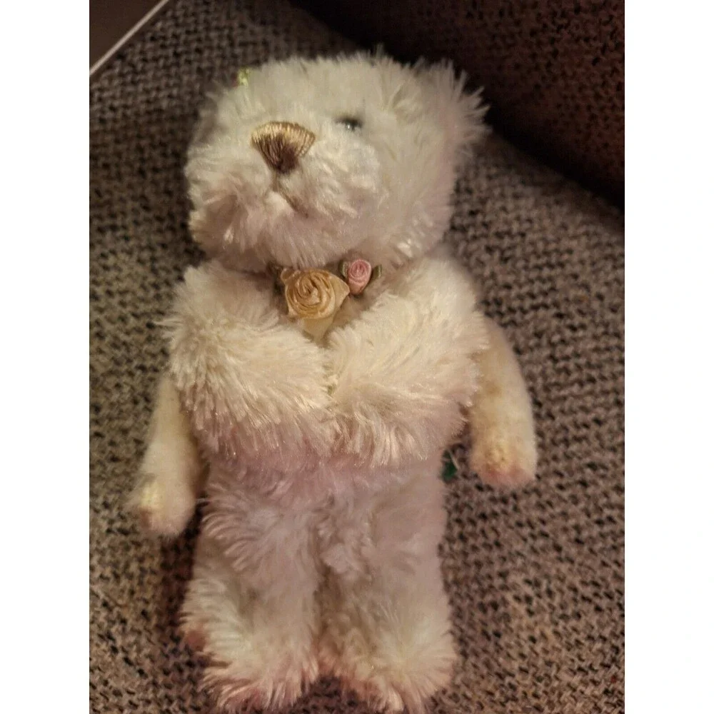 First & Main‎ White Plush Teddy Bear Angel Huggums Collectible No 1302 Flower